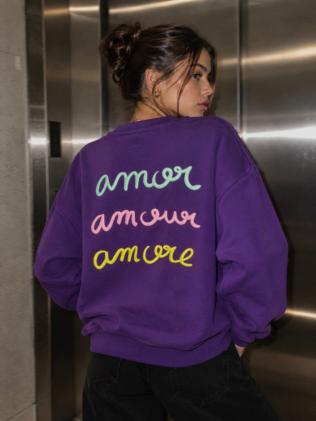 Sudadera Amore con letras en relieve