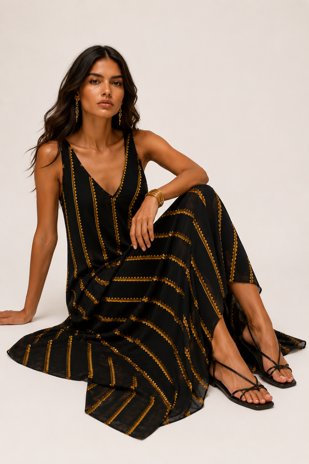 Vestido largo negro dorado