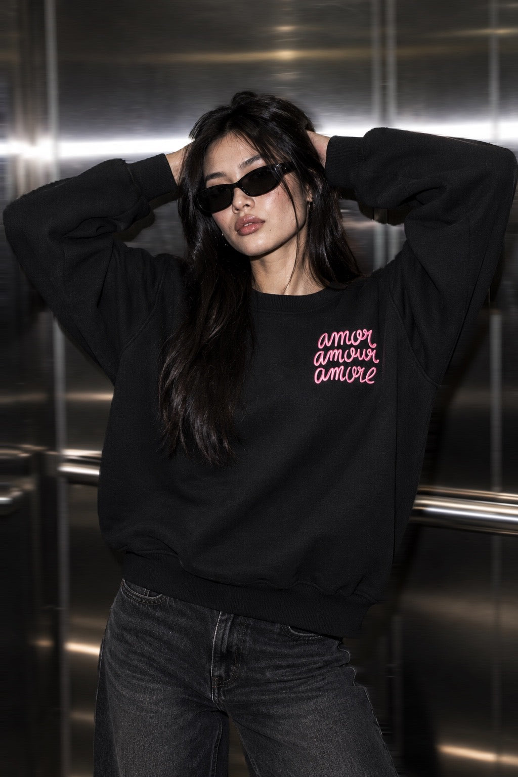 Sudadera Amore con letras en relieve