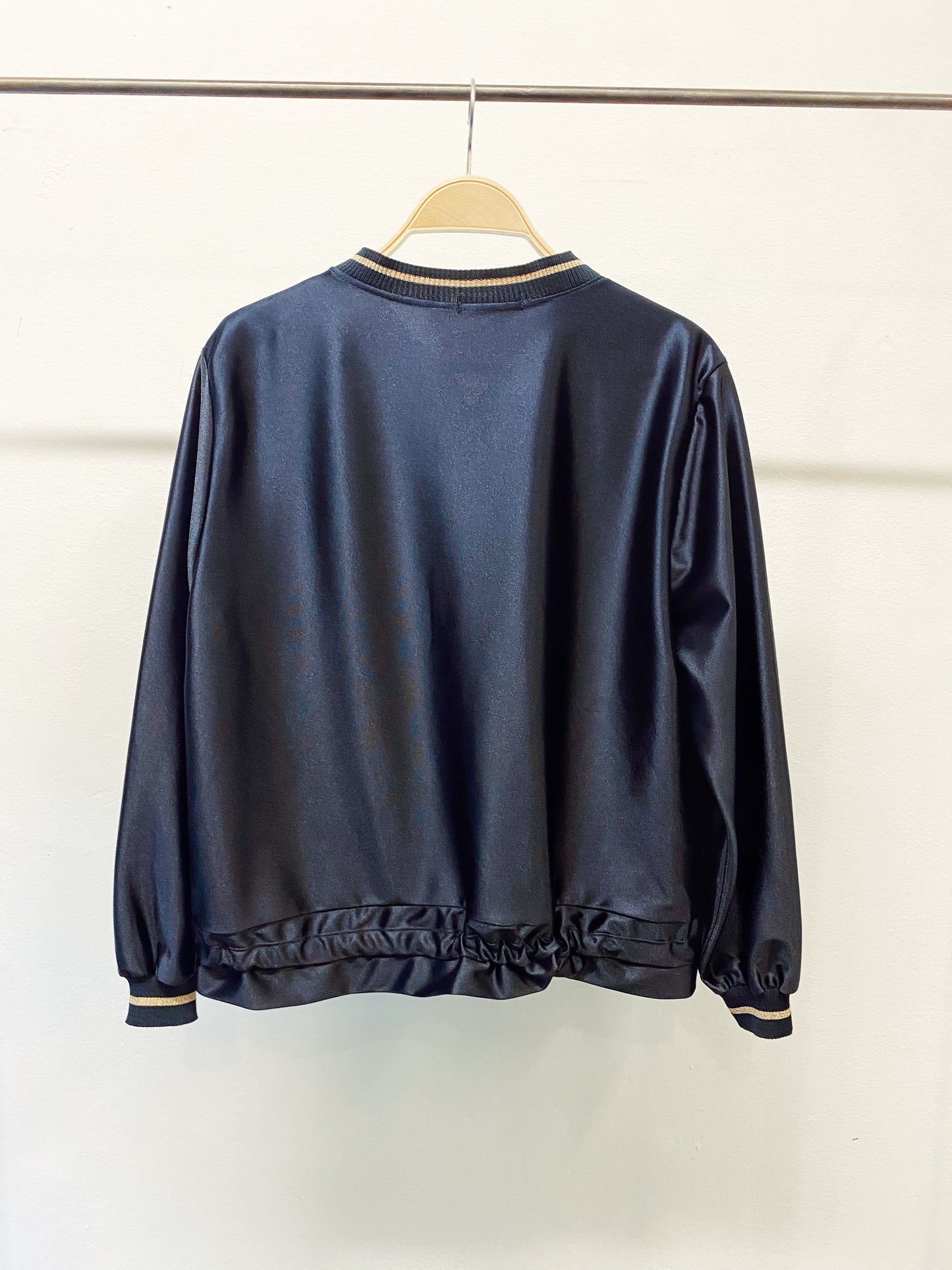 Cazadora estilo bomber satinada