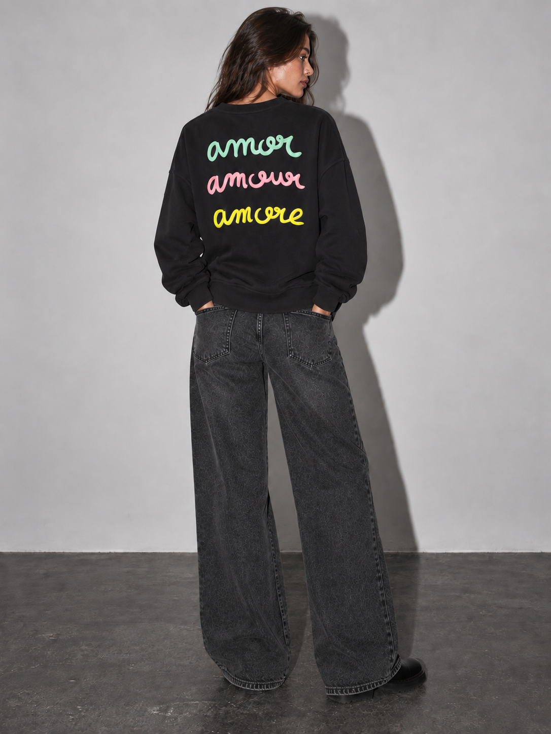 Sudadera Amore con letras en relieve