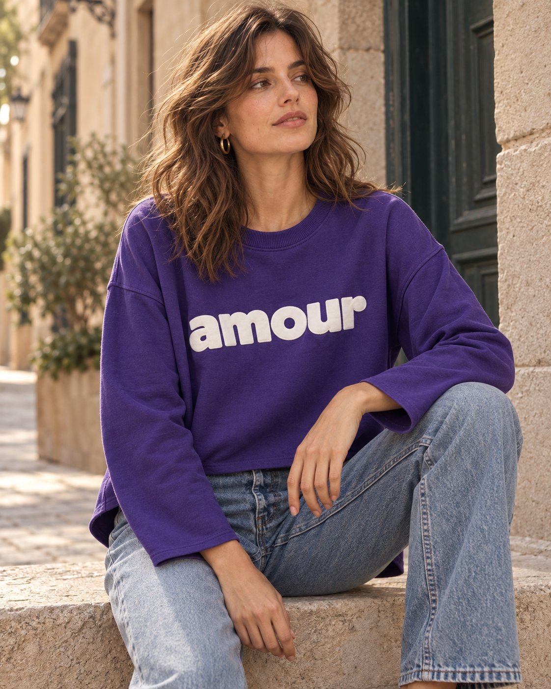 Sudadera Amour Pop Morado — vista con modelo