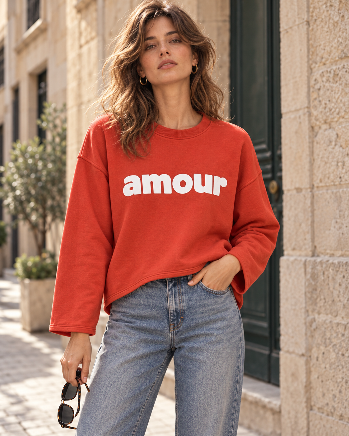 Sudadera Amour Pop Naranja — vista con modelo