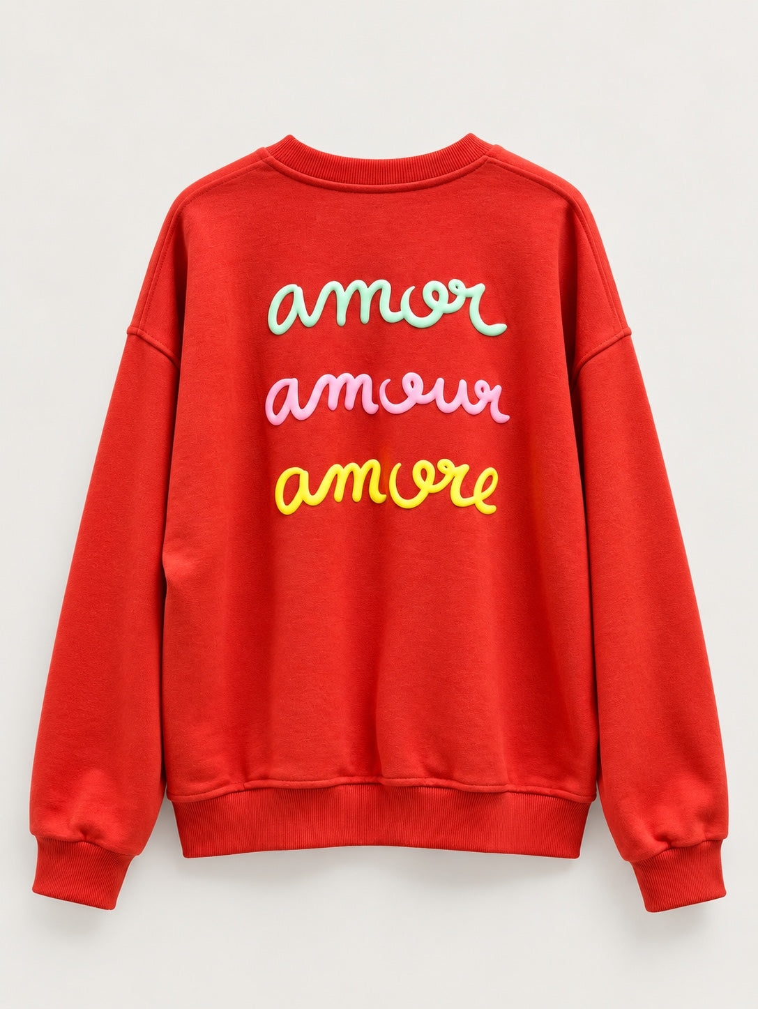 Sudadera Amore rojo de mujer con letras en relieve, producto espalda